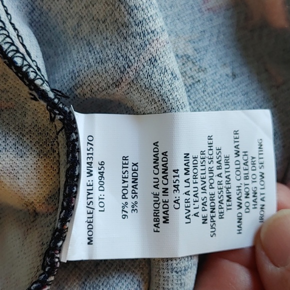 2/$30 NWT WOMEN'S FLORAL SKIRT - Picture 7 of 7